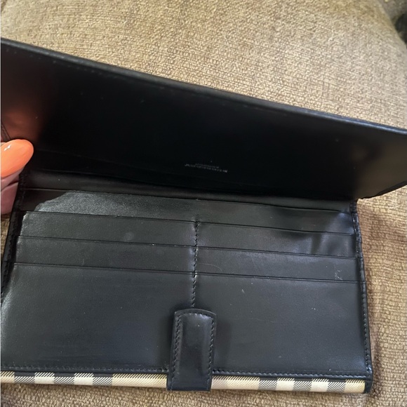 Burberry Nova Check Wallet - Picture 7 of 9